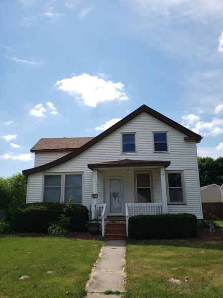 12 N Chestnut St, Princeton, IL 61356