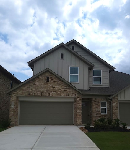 1007 Tillman Ln, East Bernard, TX 77435