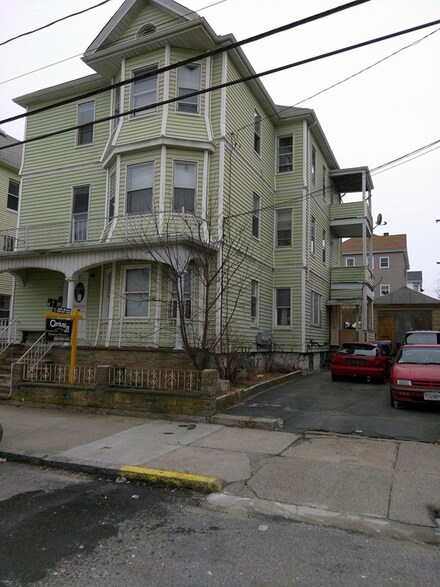 122 David St, New Bedford, MA 02744