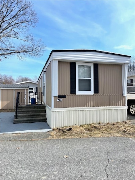 743 Forest Park, Middletown, RI 02842