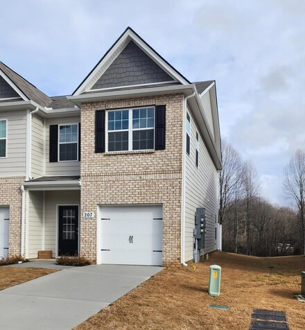 207 Dale Mires Ln, Baxter, TN 38544