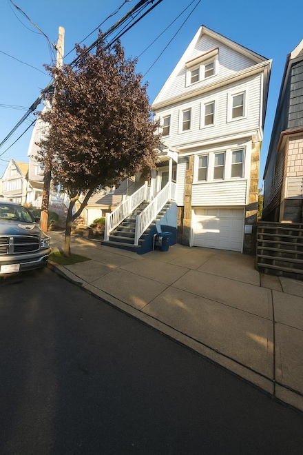 40 E 36th St Unit 1, Bayonne, NJ 07002