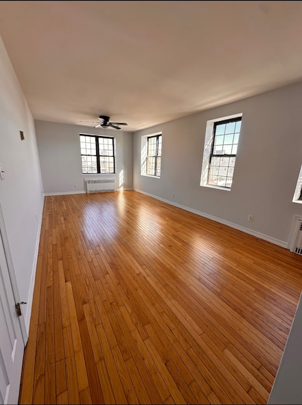 890 W Beech St Unit 2I, Long Beach, NY 11561