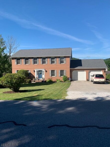 719 Orchard Dr, Duncansville, PA 16635
