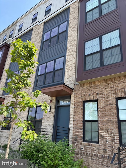 7373 Arlington Blvd, Falls Church, VA 22042