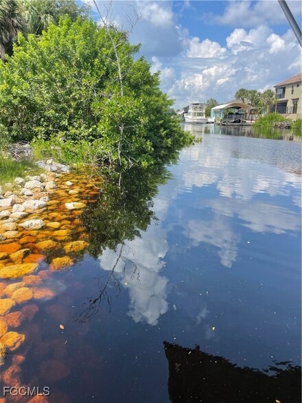 18286 Van Nuys Cir, Port Charlotte, FL 33948