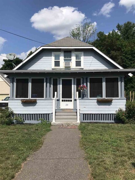 29 Dunklee St, Concord, NH 03301