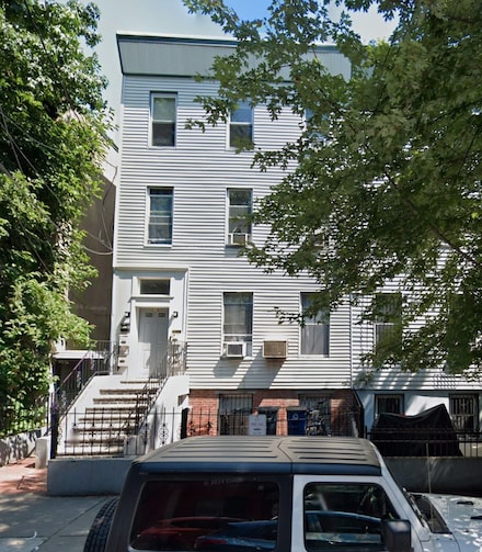 218 1st St, Jersey City, NJ 07302