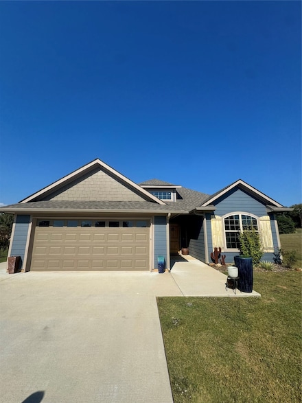 100 Shoshone Cove, Gainesville, TX 76240