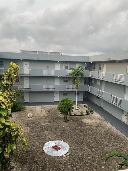 6095 W 18th Ave Unit S, Hialeah, FL 33012