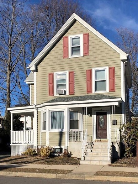 6 Clinton St, Lynn, MA 01902