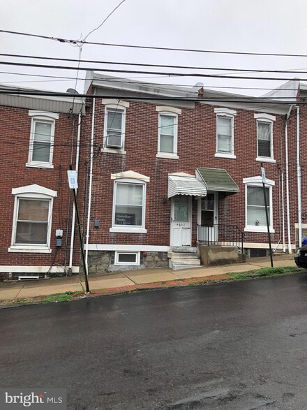 4652 Silverwood St, Philadelphia, PA 19128