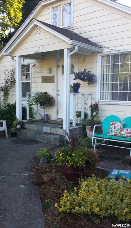 127 N 13th St, Lyons, OR 97358