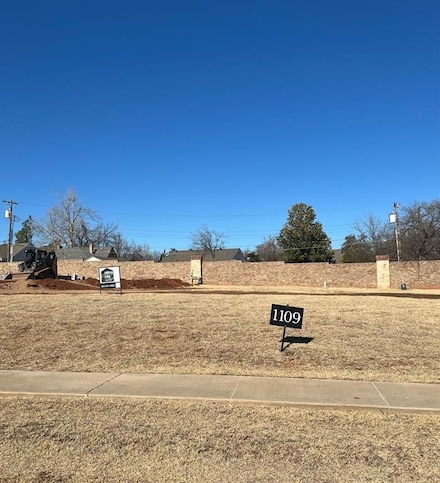 1109 Cumberland Ct, Nichols Hills, OK 73116