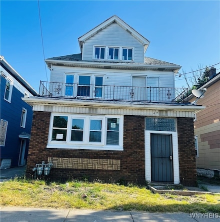 67 Holmes St, Buffalo, NY 14207