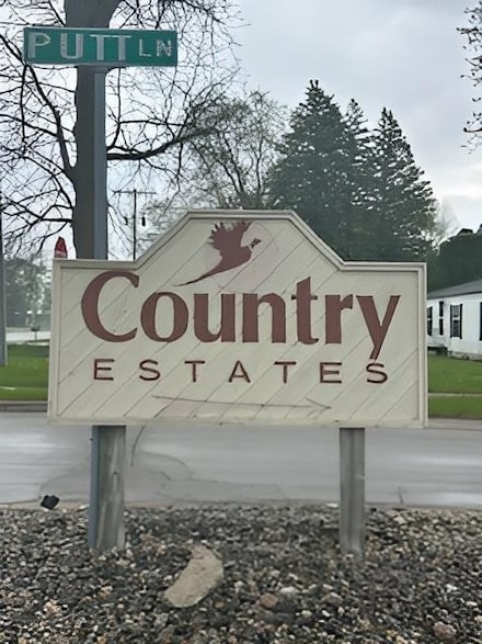 4760 Putt Ln, Auburn, MI 48611