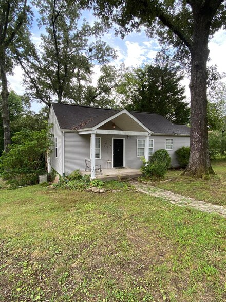 3506 Van Winkle Cir, Chattanooga, TN 37415