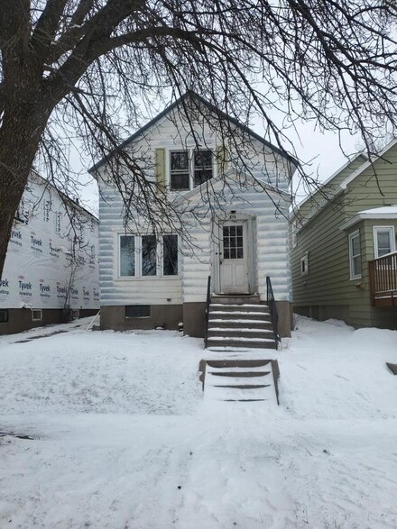 514 Douglas Ave, Eveleth, MN 55734