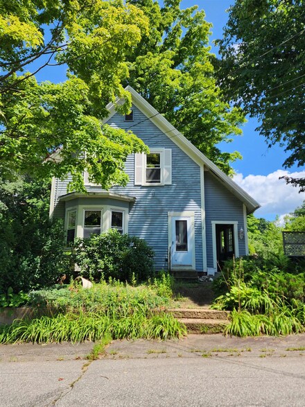 12 Gale Ave, Northfield, NH 03276