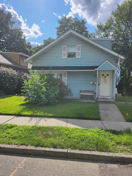 520 Stuyvesant Ave, Rutherford, NJ 07070