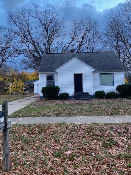 355 W Norton Ave, Norton Shores, MI 49444