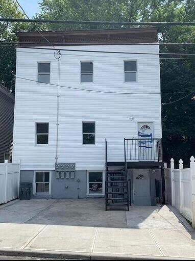 88 Taft Ave, Staten Island, NY 10301