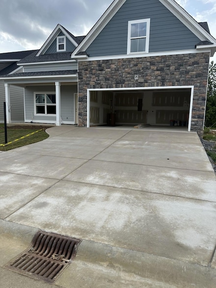 1049 Silverpine Dr, Chattanooga, TN 37421