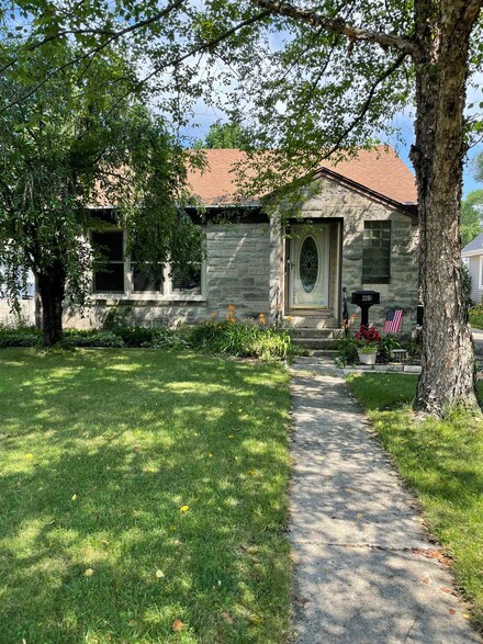 3206 E Broadway, Logansport, IN 46947