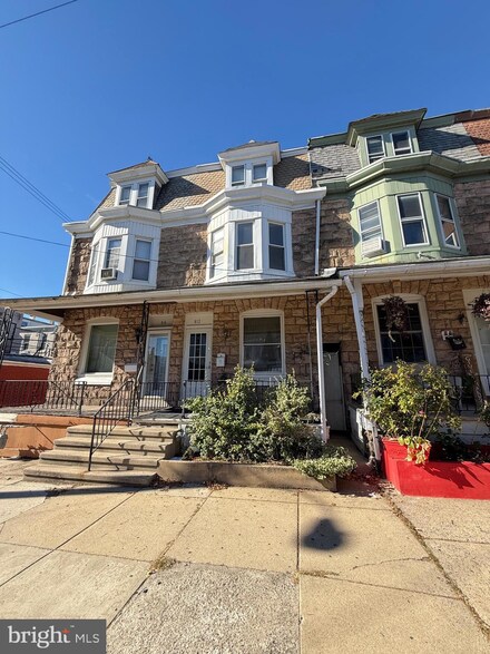 812 Mcknight St, Reading, PA 19601