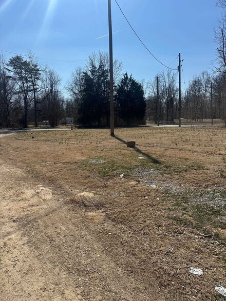 6592 Sylvania No 6 Rd, Louisville, KY 40258