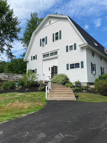 8 Farm House Ln, Wolfeboro, NH 03894