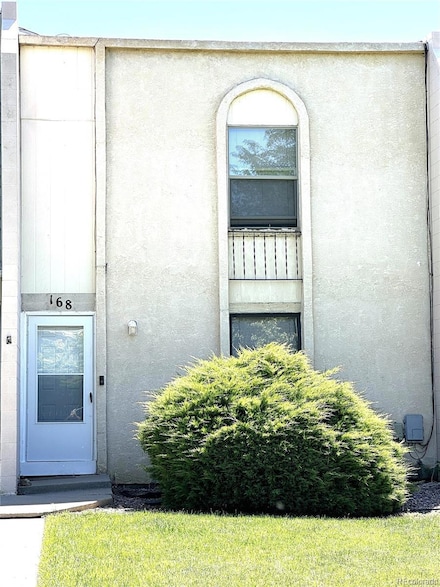 168 Gamble Ln, Pueblo, CO 81001