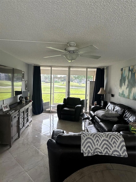 9421 Evergreen Place Unit 104, Davie, FL 33324