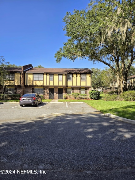 8200 Oxford Forest Dr, Jacksonville, FL 32217