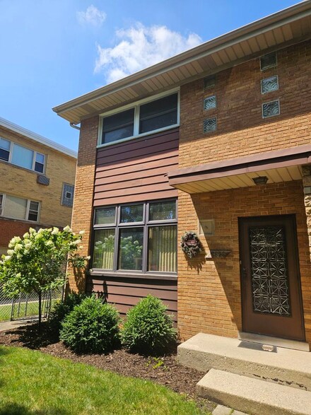 5626 N Kimball Ave, Chicago, IL 60659