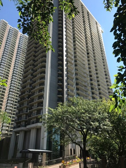 6007 N Sheridan Rd Unit 32C, Chicago, IL 60660