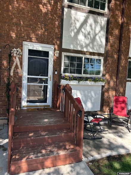 203 Cheyenne Dr, Evanston, WY 82930
