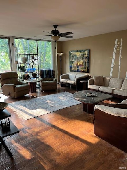 550 S Brentwood Blvd Unit 3C, Saint Louis, MO 63105