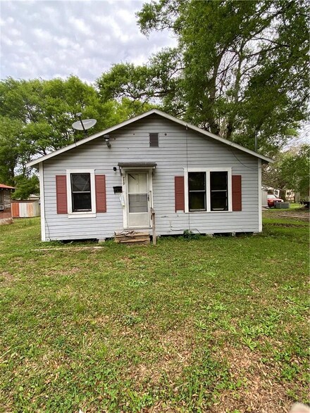 710 W Nezpique St, Jennings, LA 70546
