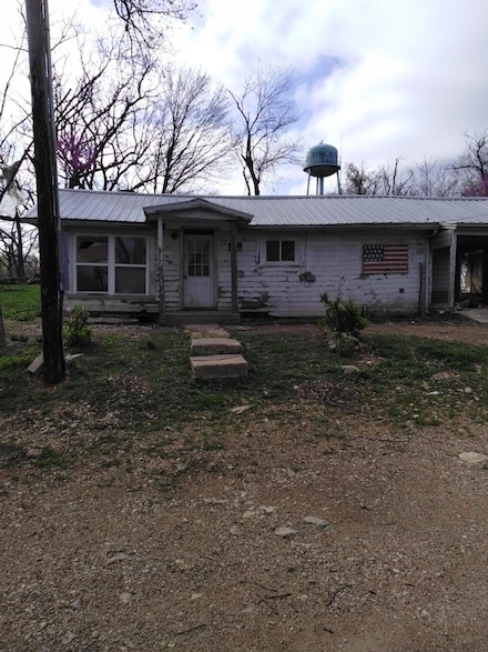 9216 North Ave, Birch Tree, MO 65438
