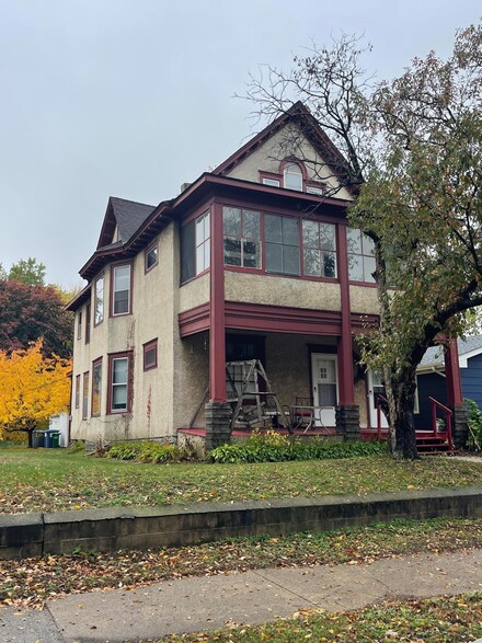 2721 E 22nd St, Minneapolis, MN 55406