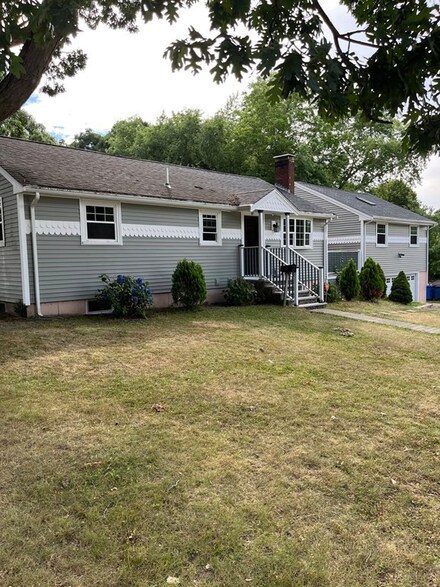 41 Knights Crescent St, Randolph, MA 02368