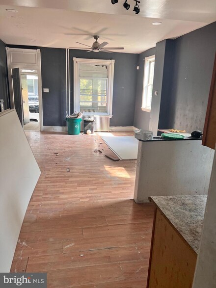 900 Maple Terrace, Darby, PA 19023