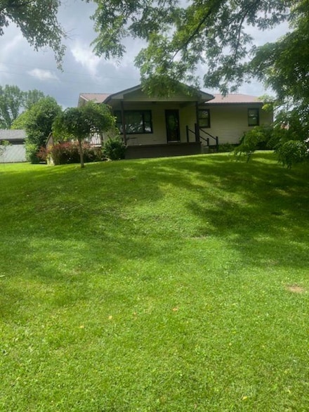 1025 Rayburn St, Olive Hill, KY 41164