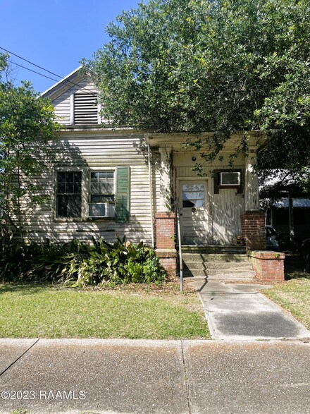315 W Saint Peter St, New Iberia, LA 70560
