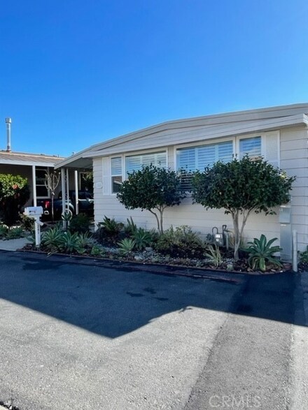 16222 Monterey Ln Unit 261, Huntington Beach, CA 92649