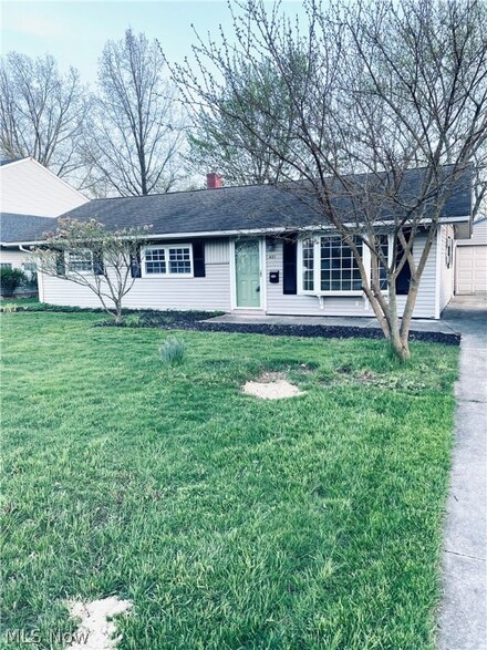 431 Southward Dr, Youngstown, OH 44515