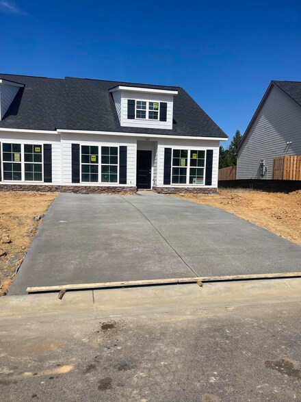 335 Bordeaux Dr, Thomson, GA 30824