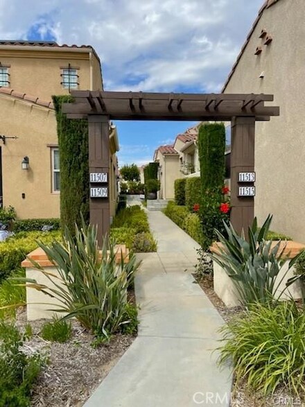 11513 Cararra Ln, Porter Ranch, CA 91326
