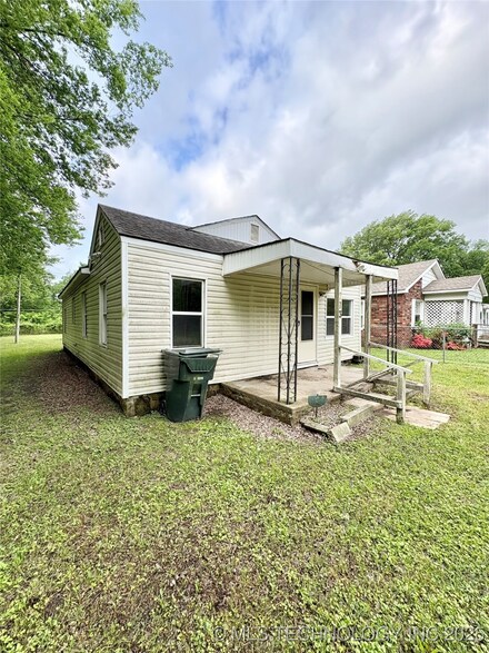 713 Jackson St, Muskogee, OK 74401